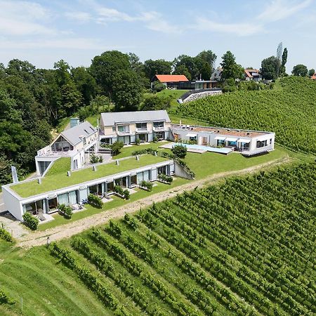 Relax Apartments An Der Lage Hochgrassnitzberg Spielfeld Luaran gambar