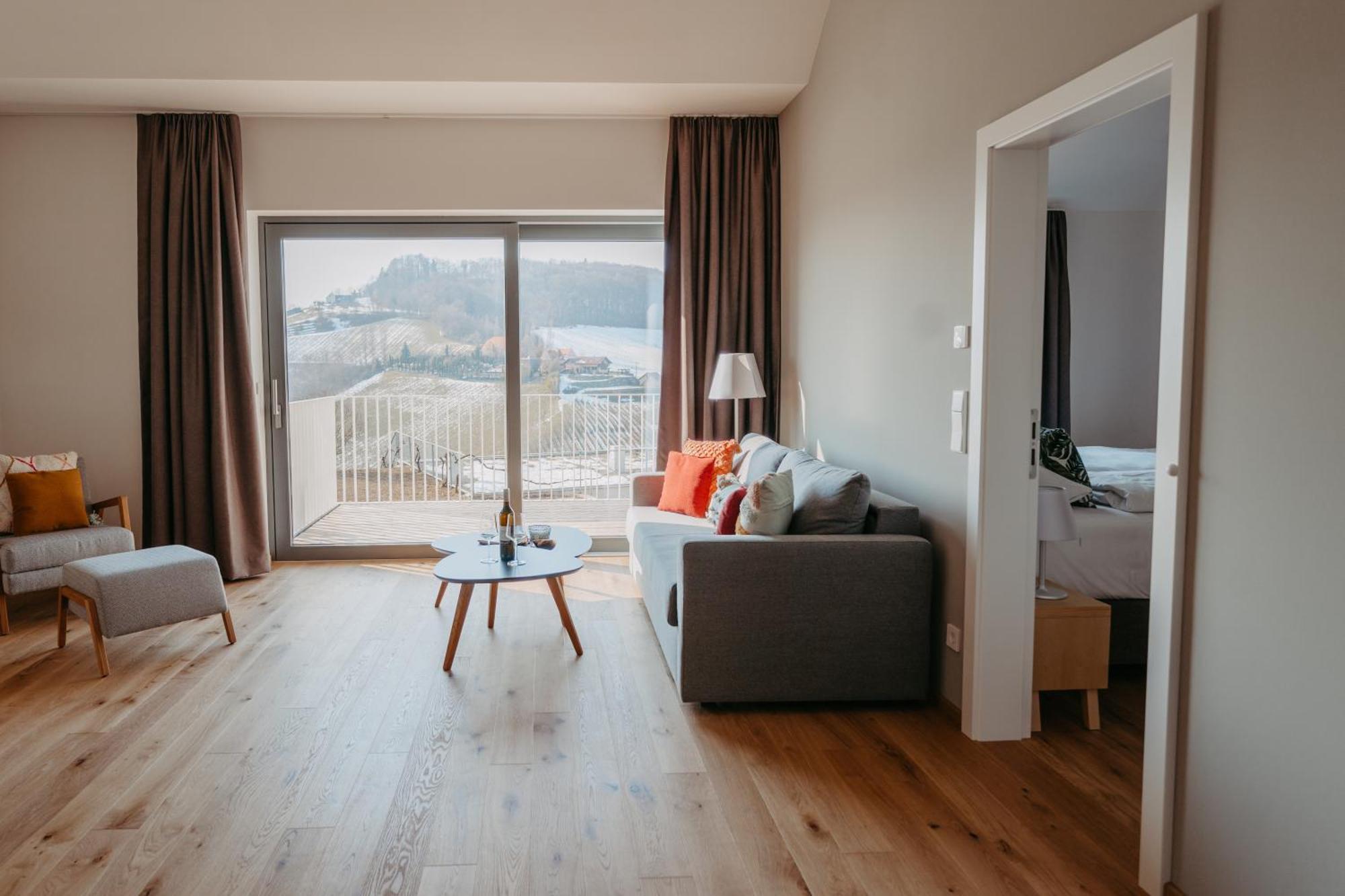 Relax Apartments An Der Lage Hochgrassnitzberg Spielfeld Luaran gambar